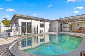 4 Bedroom Getaway with Pool